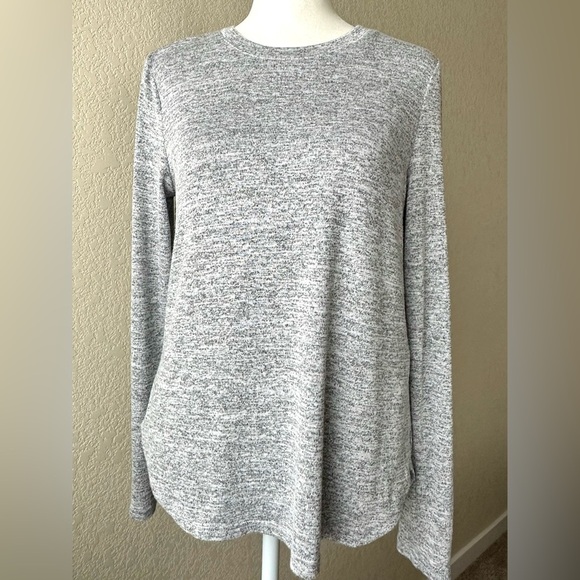 Banana Republic Tops - Banana Republic Luxespun Gray Heather Long Sleeve Top – Size Small